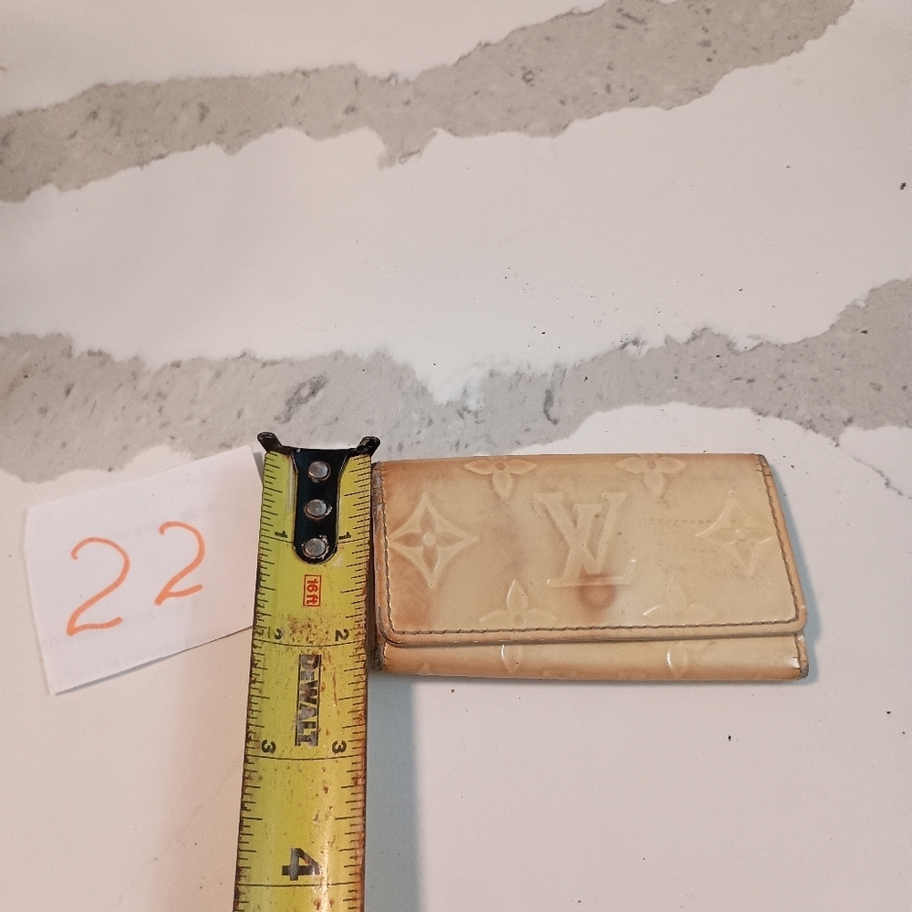 Authentic Louis Vuitton Monogram Vernis Multicles 4 Key Case - Picture 10 of 10